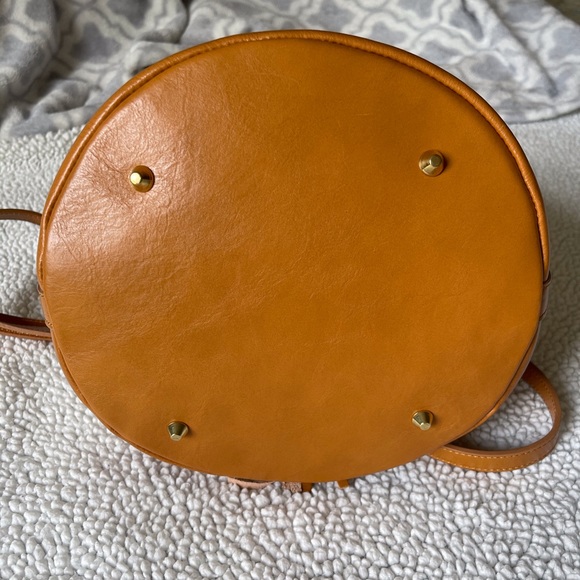 Straw drawstring with leather trim bag.. - Picture 3 of 5